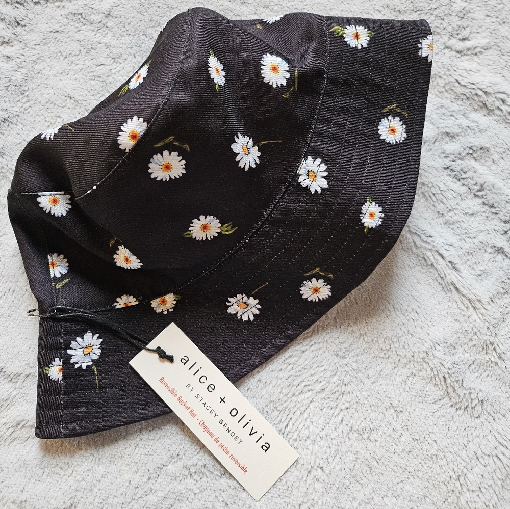 Alice and Olivia reversible bucket hat.